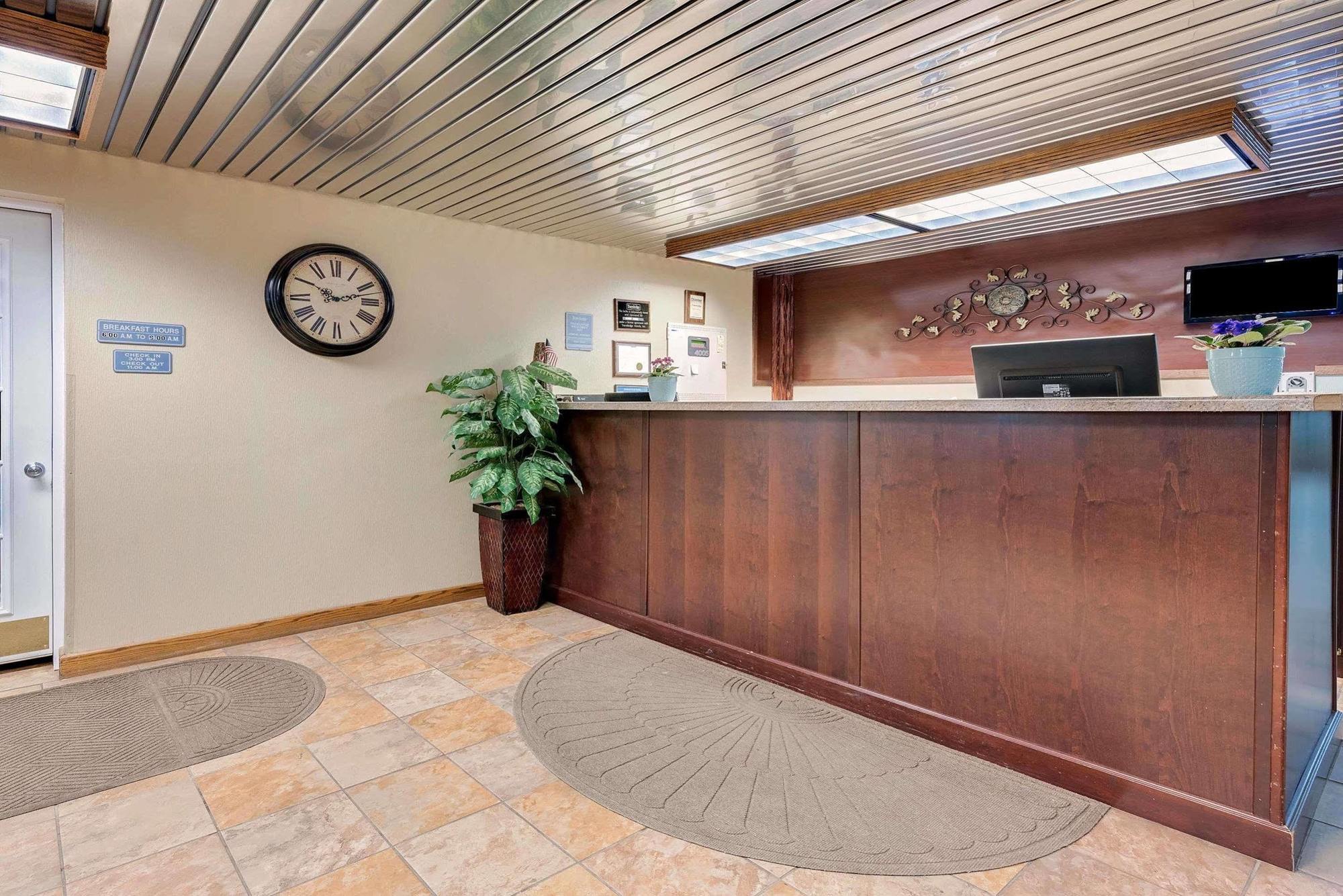Travelodge By Wyndham Grand Forks Luaran gambar