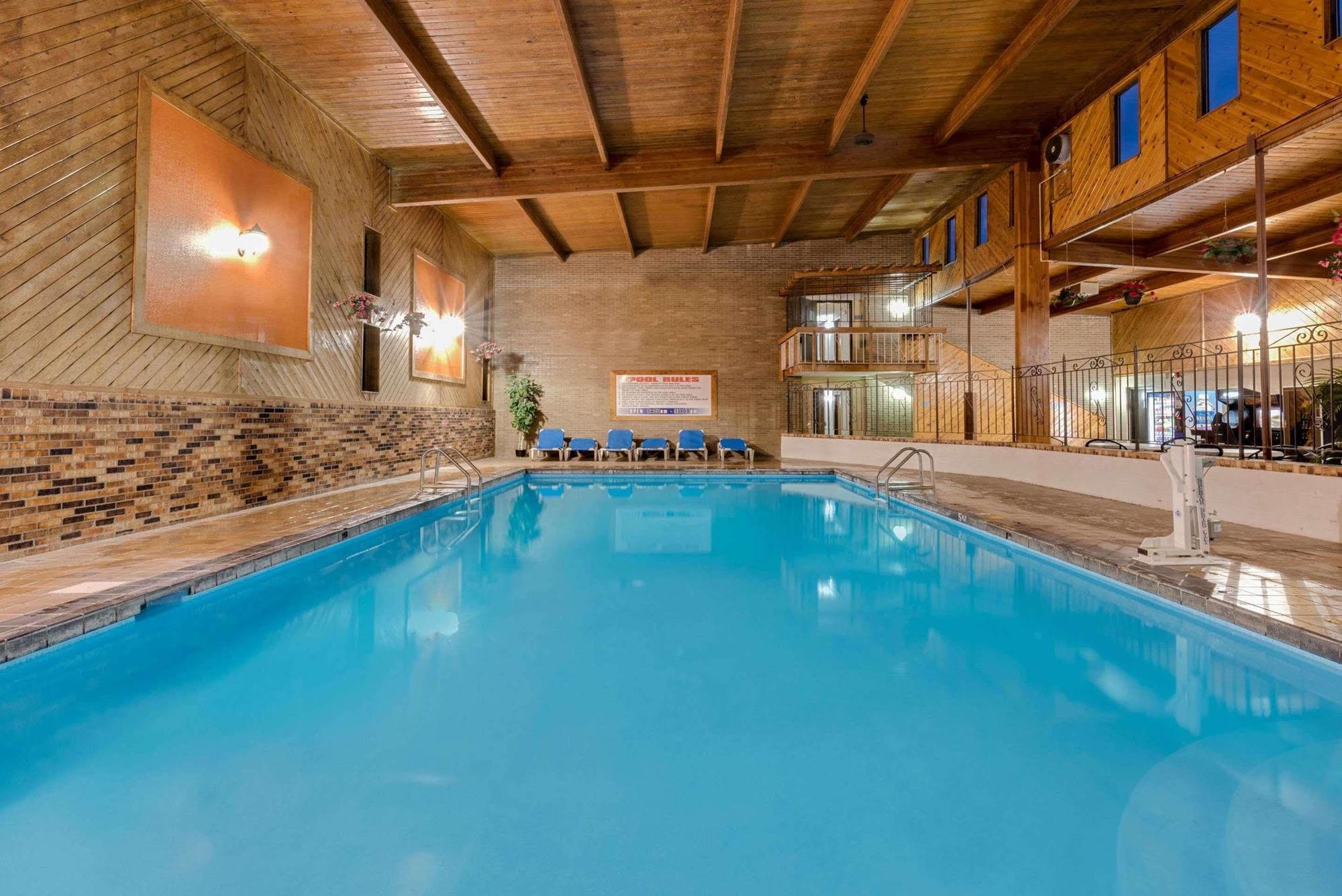 Travelodge By Wyndham Grand Forks Luaran gambar